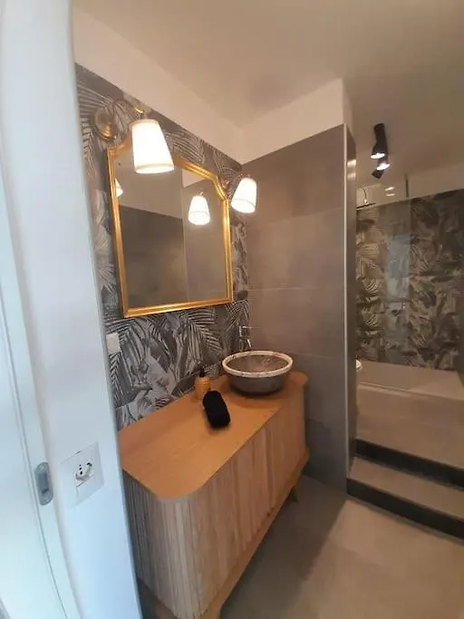 Elegante Monolocale Elmas Cagliari 아파트